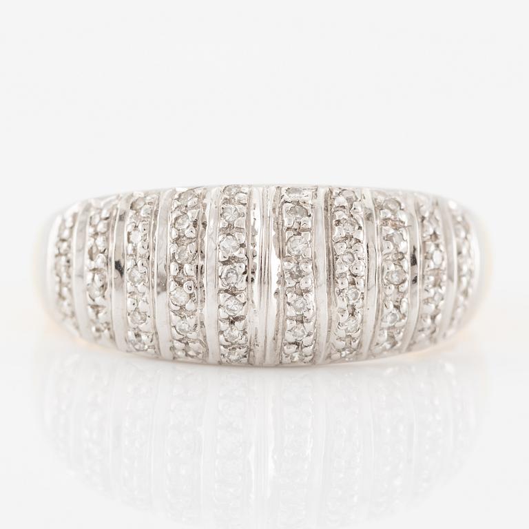 Ring, 18K guld med små åttkantslipade diamanter.