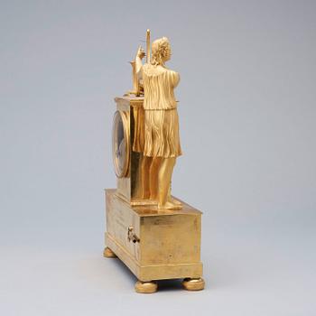 BORDSPENDYL. Frankrike, 1800-talets början. Empire.