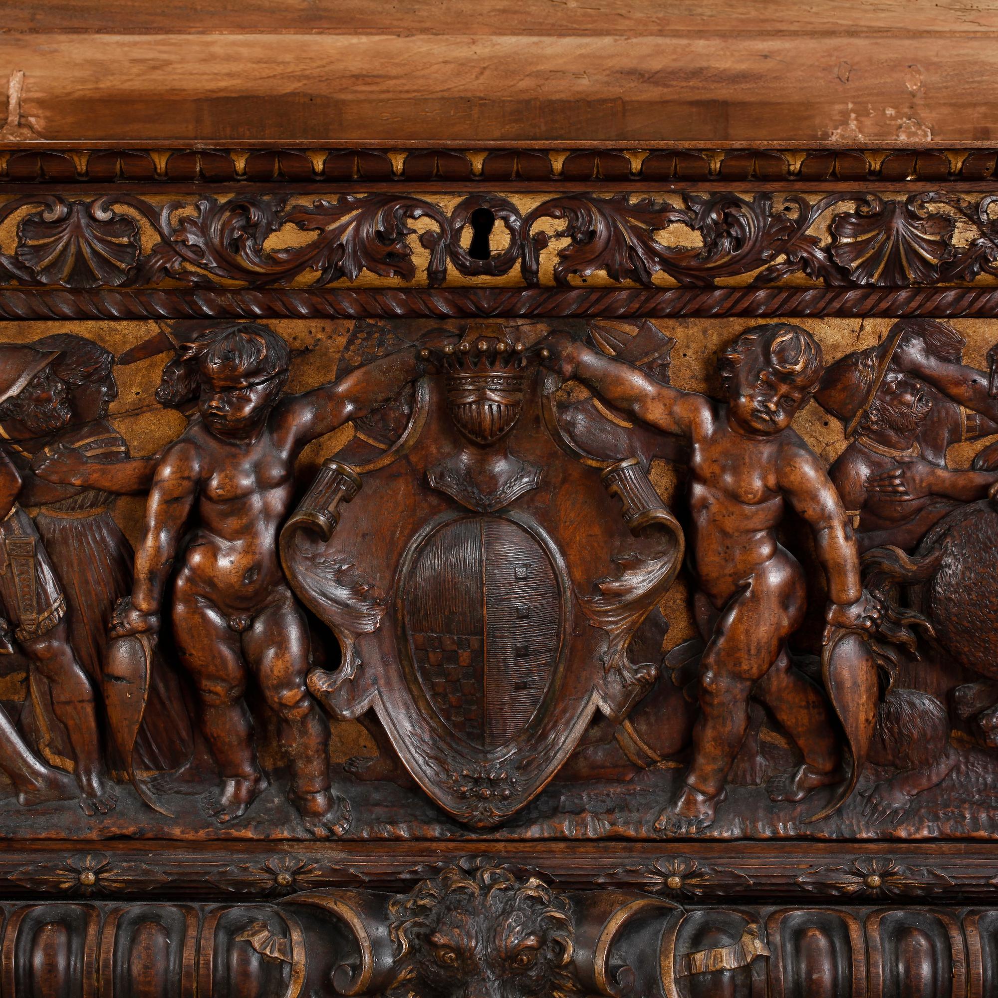 CASSONE, Renässans, Italien 1800-tal med äldre delar.