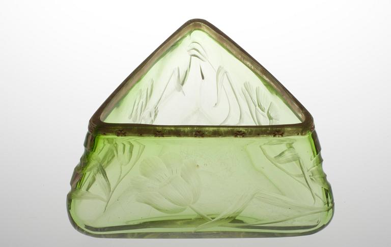 VAS, slipat glas, Art Nouveau, ca 1900.