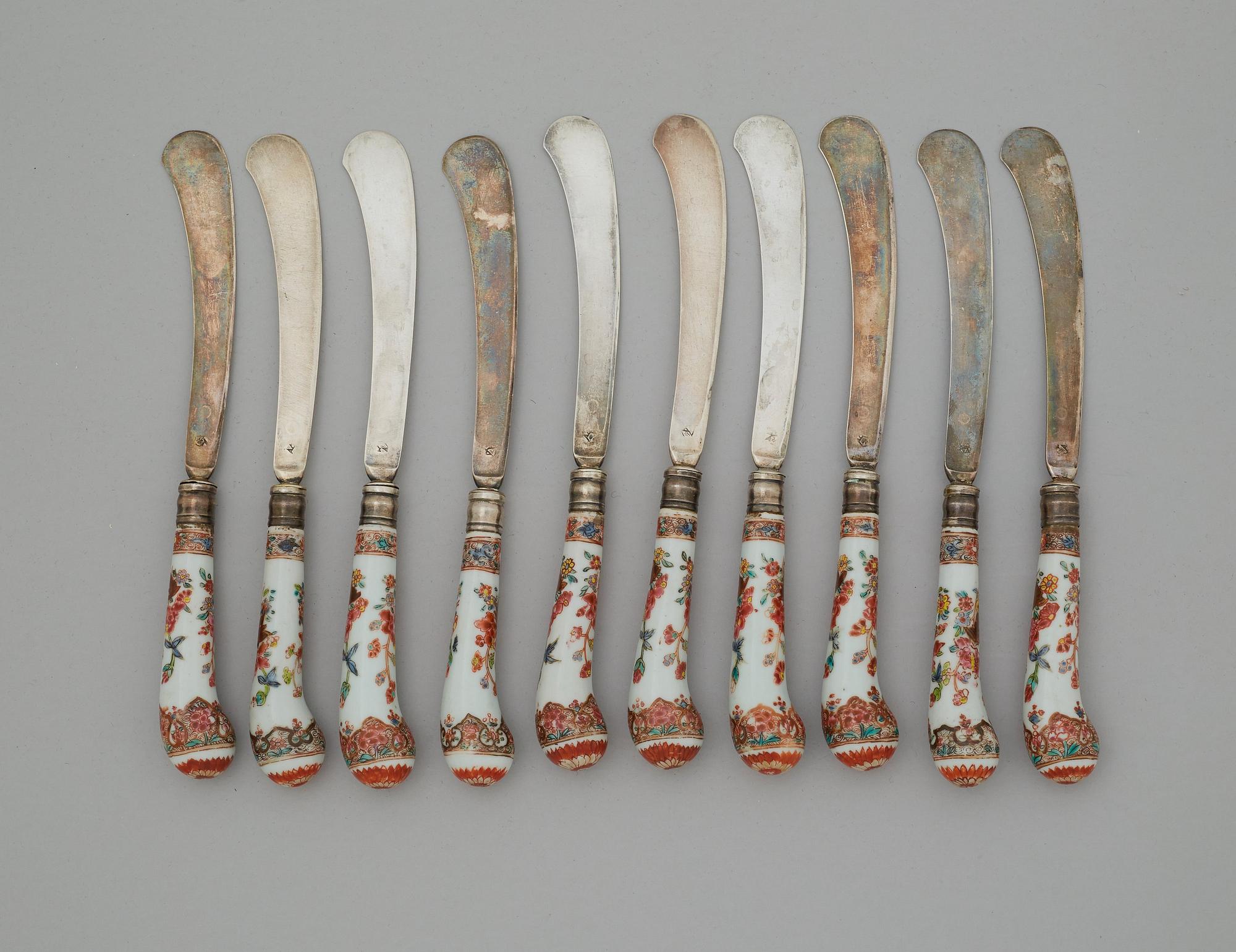 Bestick, 28 stycken, med porslinskaft. Qingdynastin, Qianlong (1736-95).