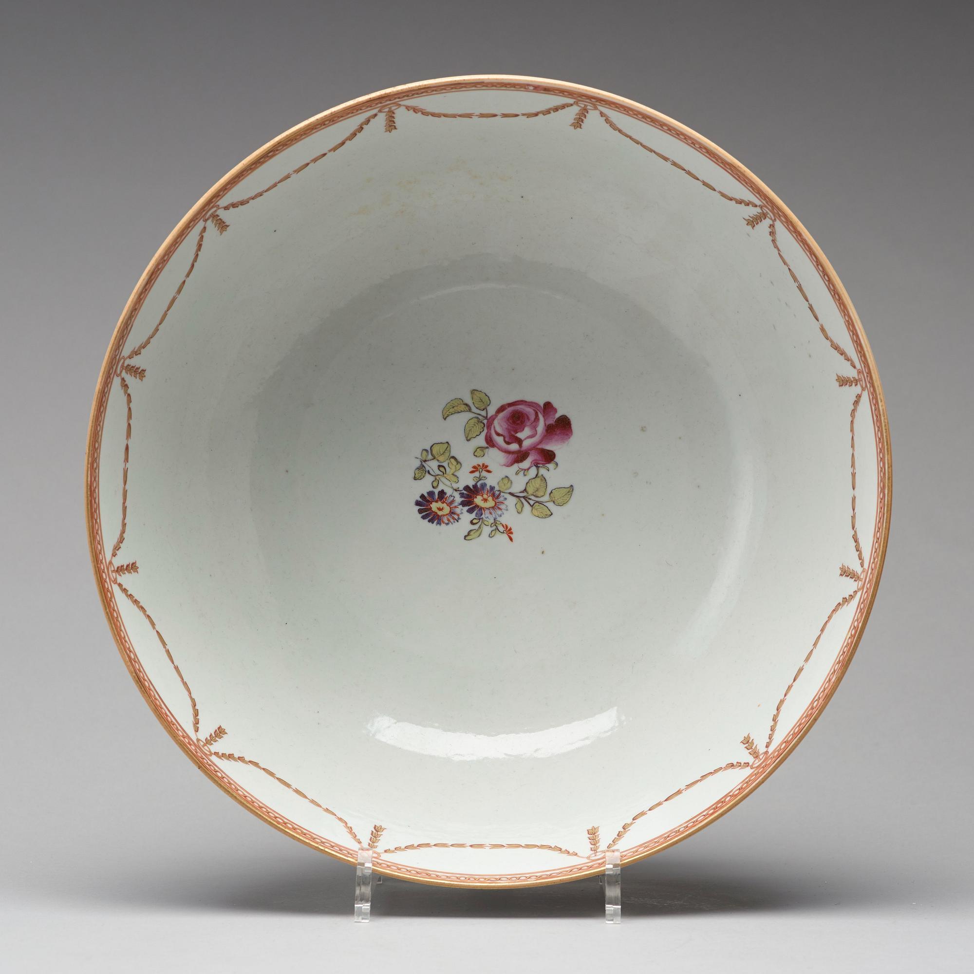 A famille rose punch bowl, Qing dynasty, Qianlong (1736-95).