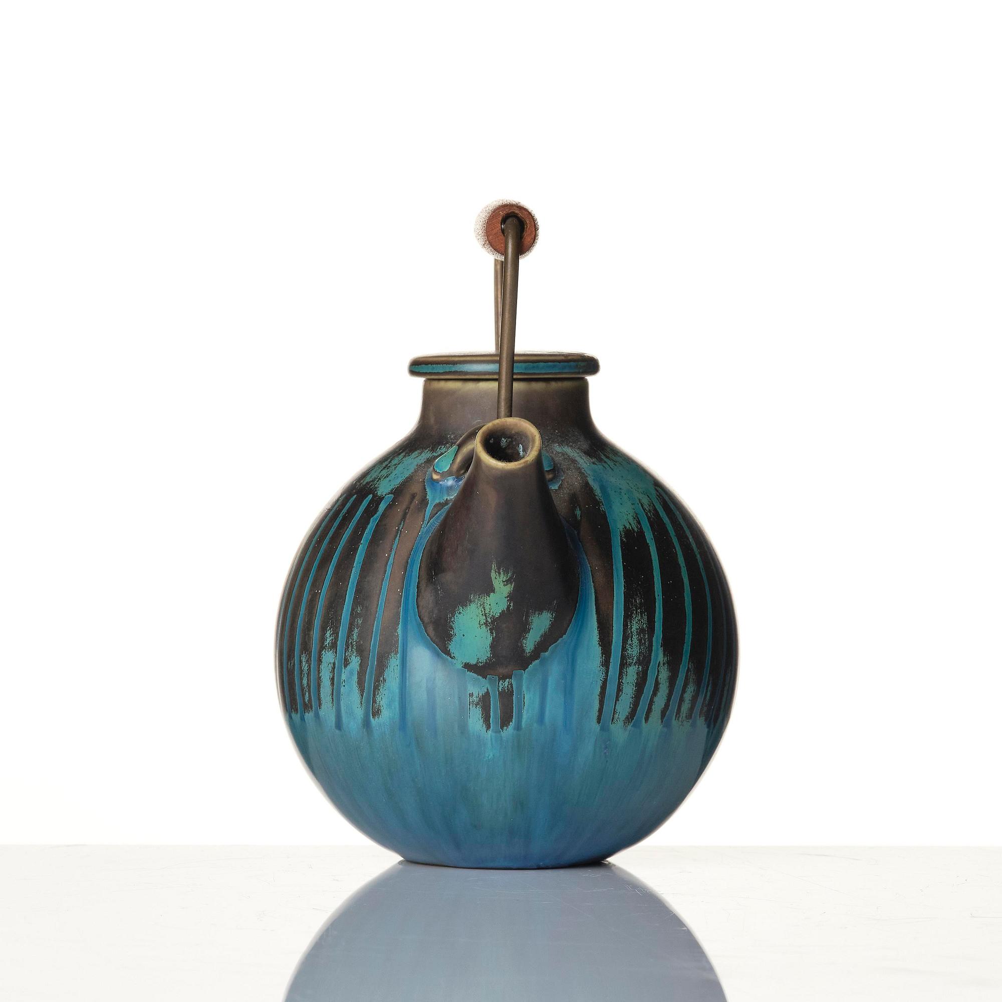 Stig Lindberg, a stoneware set of a teapot, a bowl and a goblet, Gustavsberg Studio 1969.