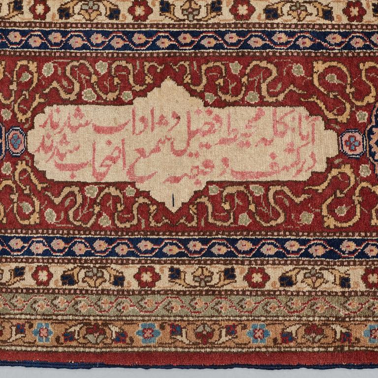 MATTO, a semi-antique Tabriz, ca 466 x 328,5 cm.