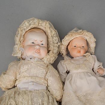 DOCKOR, 2 st, porslin. 1900-tal.