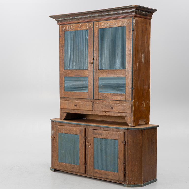 Skåp, allmoge, daterat 1818.