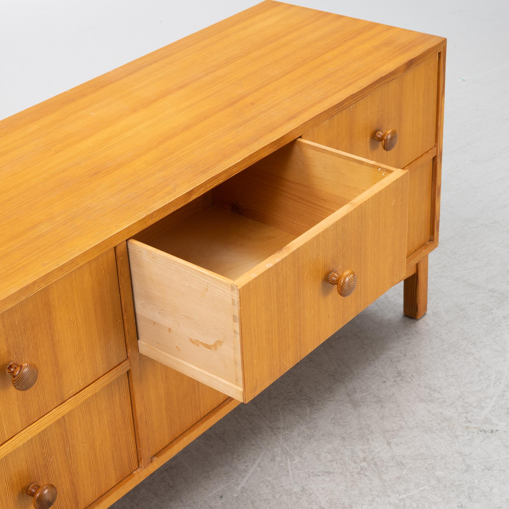 A 'Bebe' chest of drawers/cabinet, Waggeryds möbelfabrik, mid 20th Century.