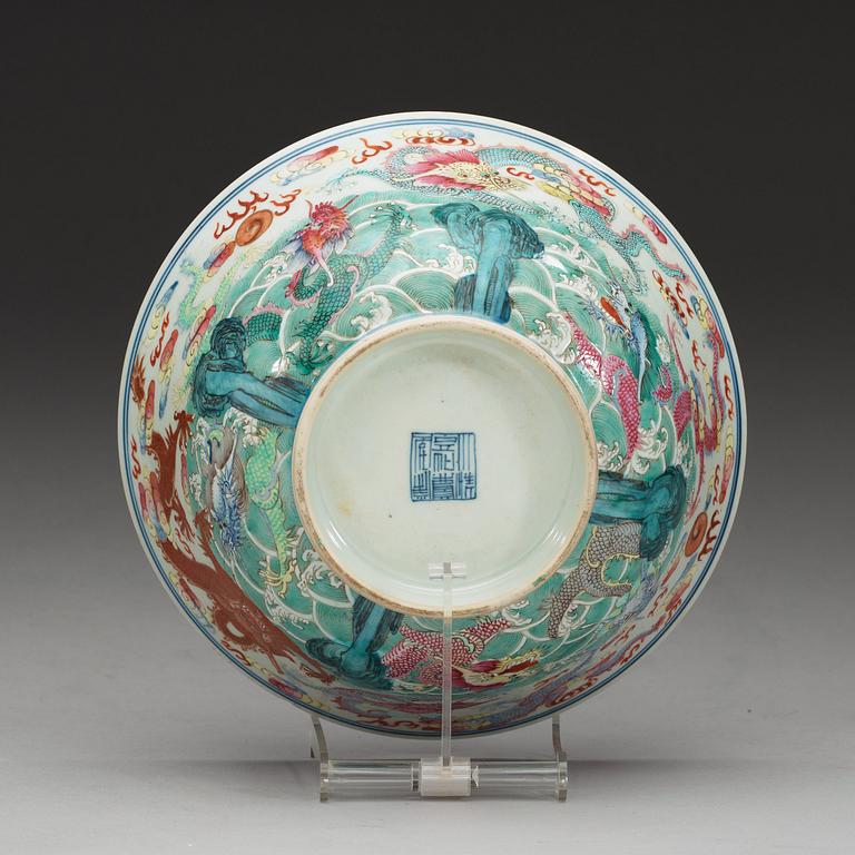 A famille rose bowl, presumably late Qing dynasty.