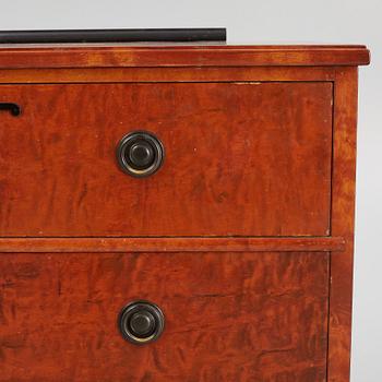 A Swedish Grace chest of drawers, 1920's/30's.