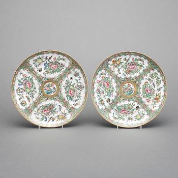 TALLRIKAR, 2 st, porslin, Kina, Kanton, 1800-tal.