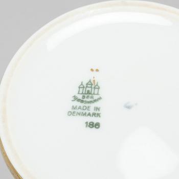 A 57 pcs"Måsen" porcelian dinner service by Bing & Gröndahl, the latter half of the 20th Century.