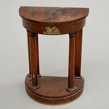 KONSOLBORD, empire, 1800-talets andra kvartal.