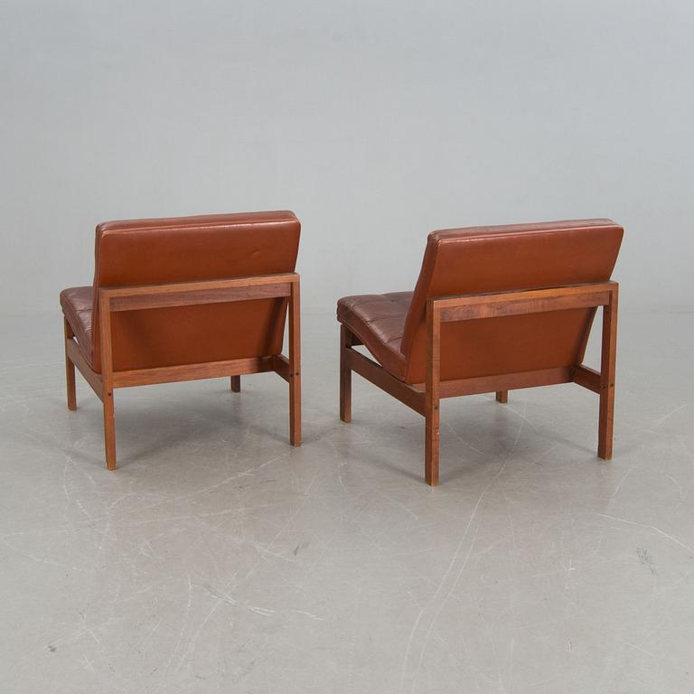 FÅTÖLJER, ett par och BORD, Ole Gjerlöv-Knudsen och Torbjörn Lind, France & Son, Danmark, 1900-talets andra hälft.