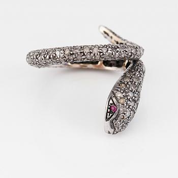 RING, silver och diamanter tot ca 1.23 ct.