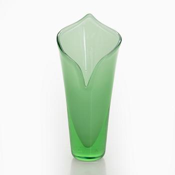 Gunnel Nyman, Vase, "Calla", signed Riihimäen Lasi Oy Gunnel Nyman. Designed in 1946.