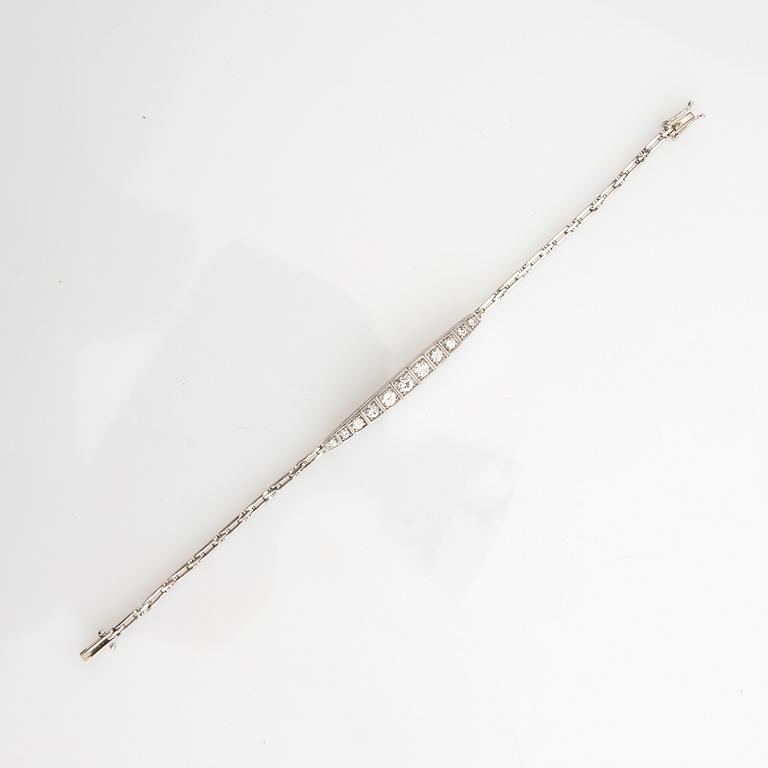 Armband, 18k vitguld med briljantslipade diamanter.