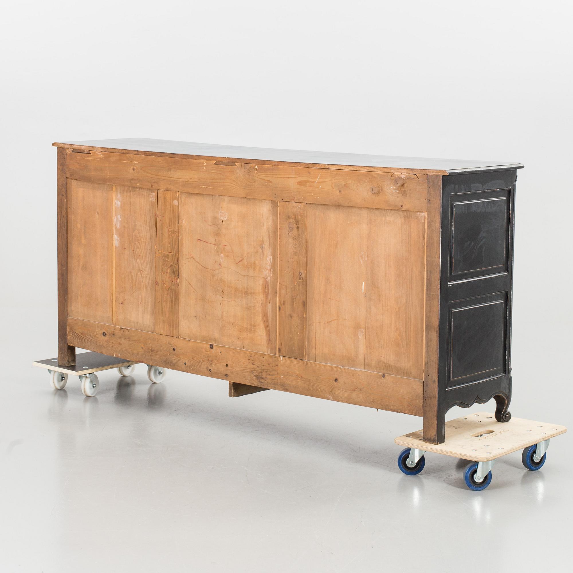 A SIDEBOARD FROM THE SECOND HALF OF 20TH CENTURY. - Bukowskis