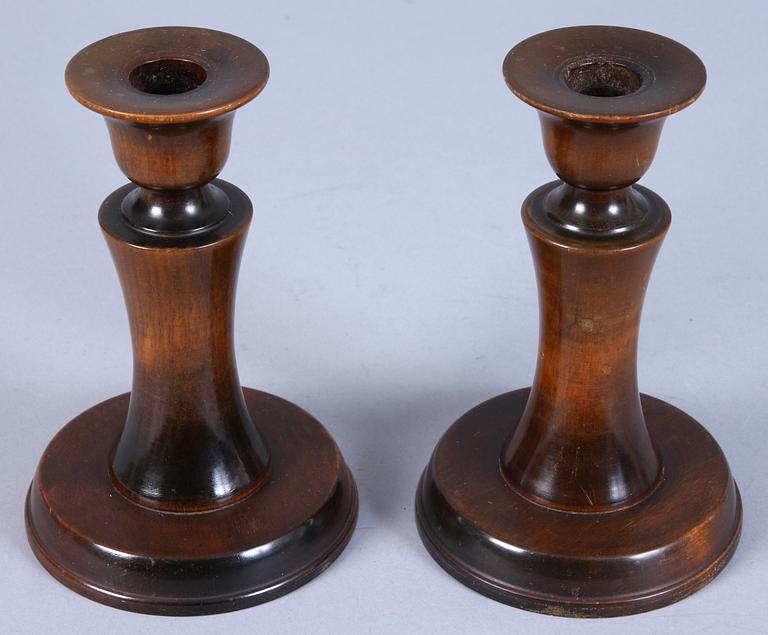 LJUSSTAKAR, ett par, "Liljeholmens ljusstake N:r 11", Carl Malmsten.