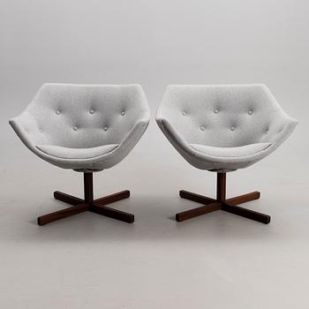 CARL GUSTAF HIORT AF ORNÄS, A PAIR OF ARMCHAIRS. "Mandarinen". 1960s.