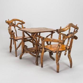 Pöytä ja tuolipari, 1900-luvun alkupuoli.