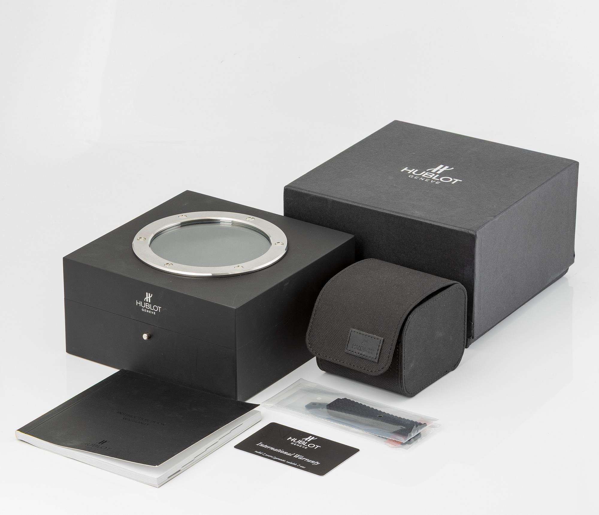 Hublot, Big Bang, chronograph, wristwatch, 44 mm.