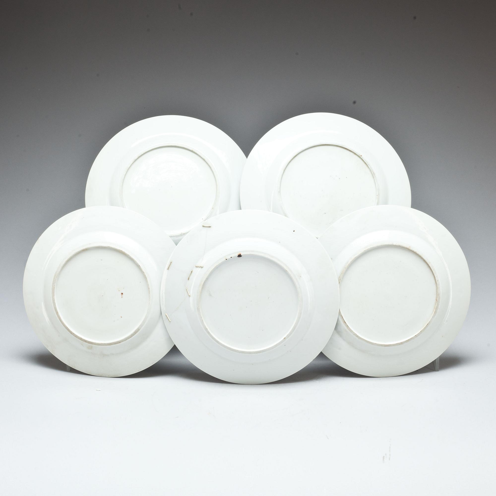 TALLRIKAR, 5 st, porslin, Kina, Jiaqing, omkring 1800.