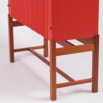 Josef Frank, a cabinet model 2192, Firma Svenskt Tenn, post 1985.