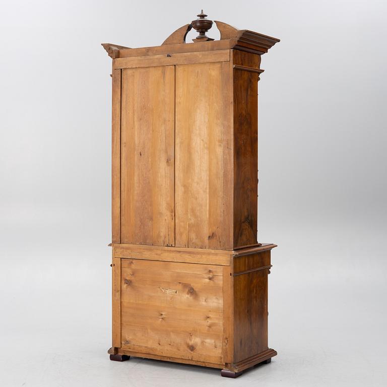 Bokskåp, nyrenässans, omkring 1900.