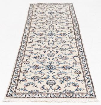 A runner carpet, Nain, ca. 283 x 79 cm.