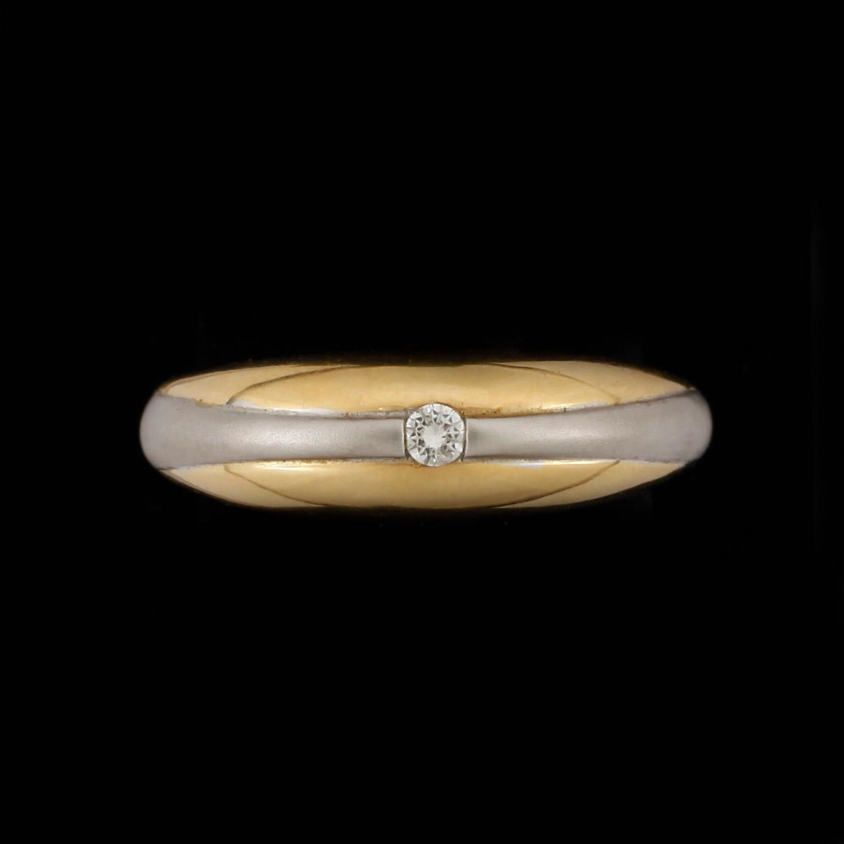 RING, 18k guld, briljantslipad diamant, 0,04 ct. Vikt ca 4 g.