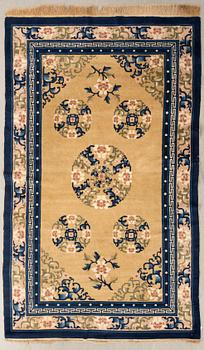 Rug, China antique finish approx. 244x153 cm.