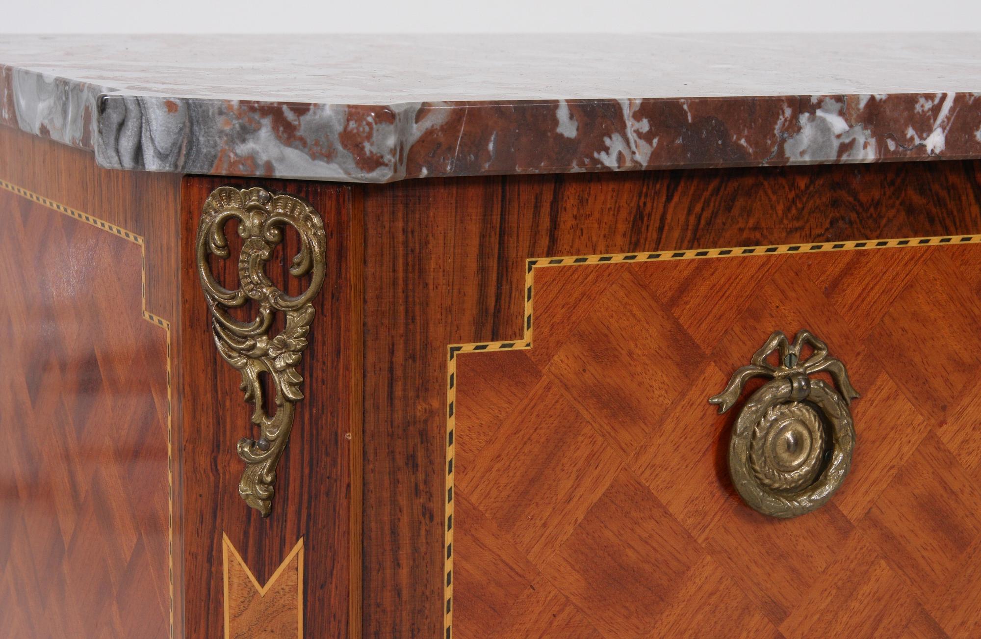 BYRÅ, gustaviansk stil, 1900-talets andra hälft.