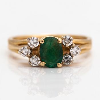 Sormus, 18K kultaa, timantteja n. 0.05 ct yht ja smaragdi.