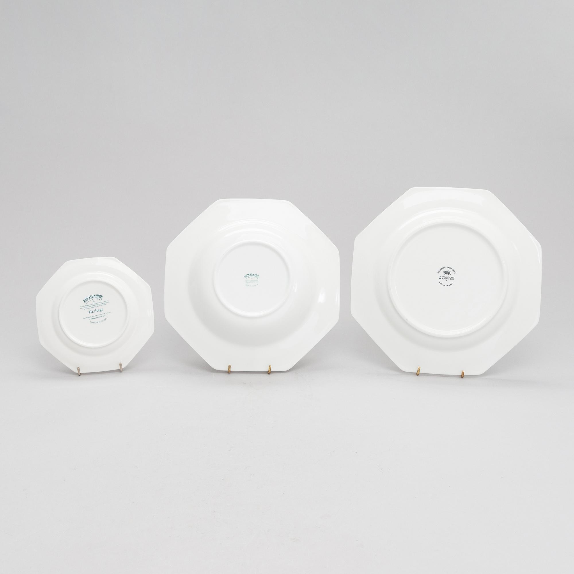 Johnson Bros, ruoka-astiasto "Heritage", 47 osaa, kivitavaraa. Englanti.