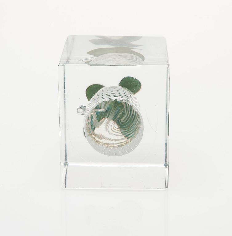 ÅRSKUB, glas, signerad Oiva Toikka, Nuutajärvi 1986, 568/2000.