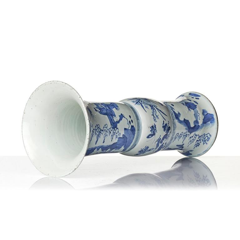 A large blue and white 'figural' yenyen vase, Qing dynasty, Kangxi (1662-1722).