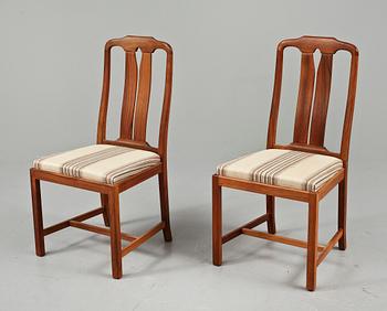 STOLAR, 4 st, "Ambassadör", Carl Malmsten samt MATBORD, 1900-talets andra hälft.