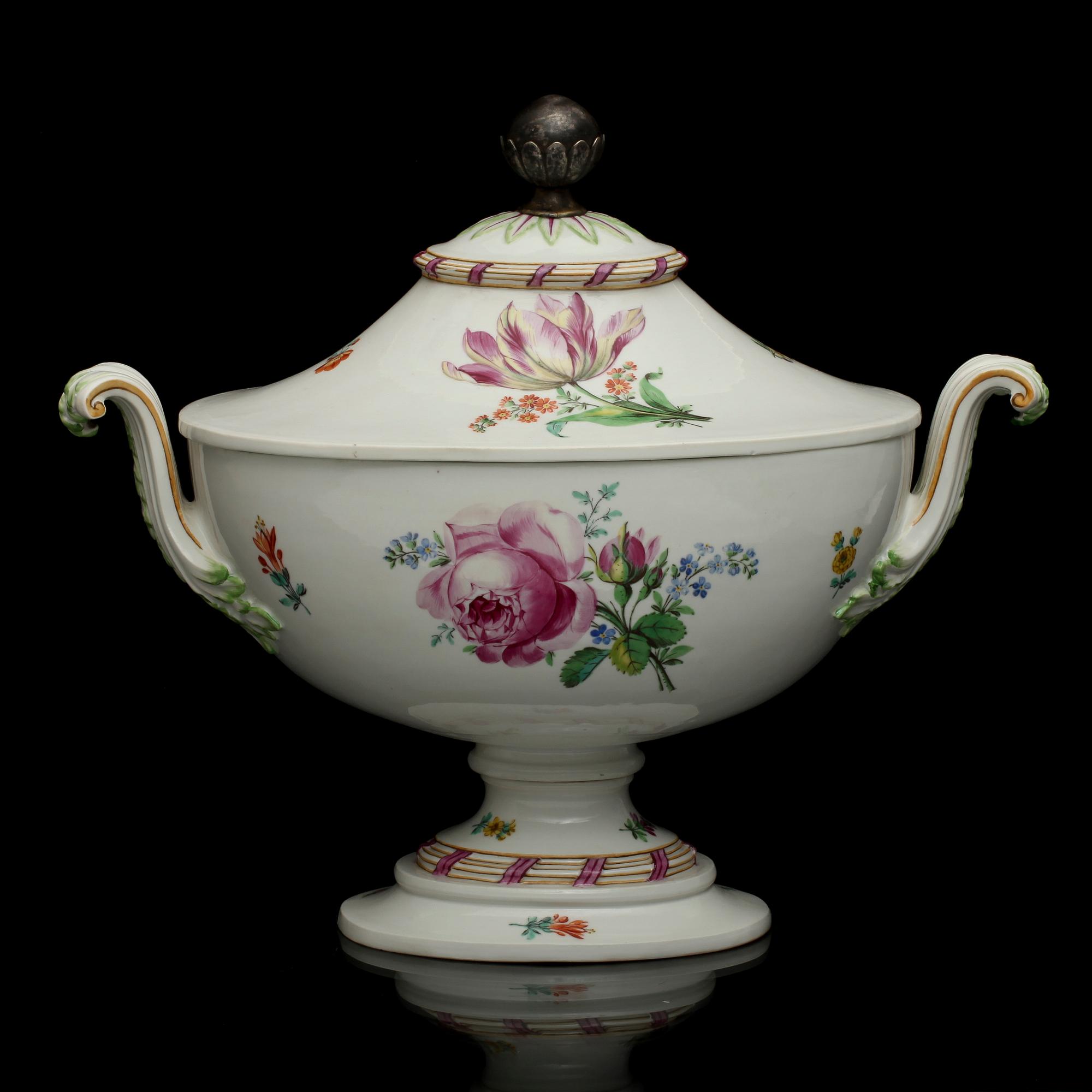 SOPPTERRIN, porslin, Meissen, Marcolinis  period, omkring 1800.