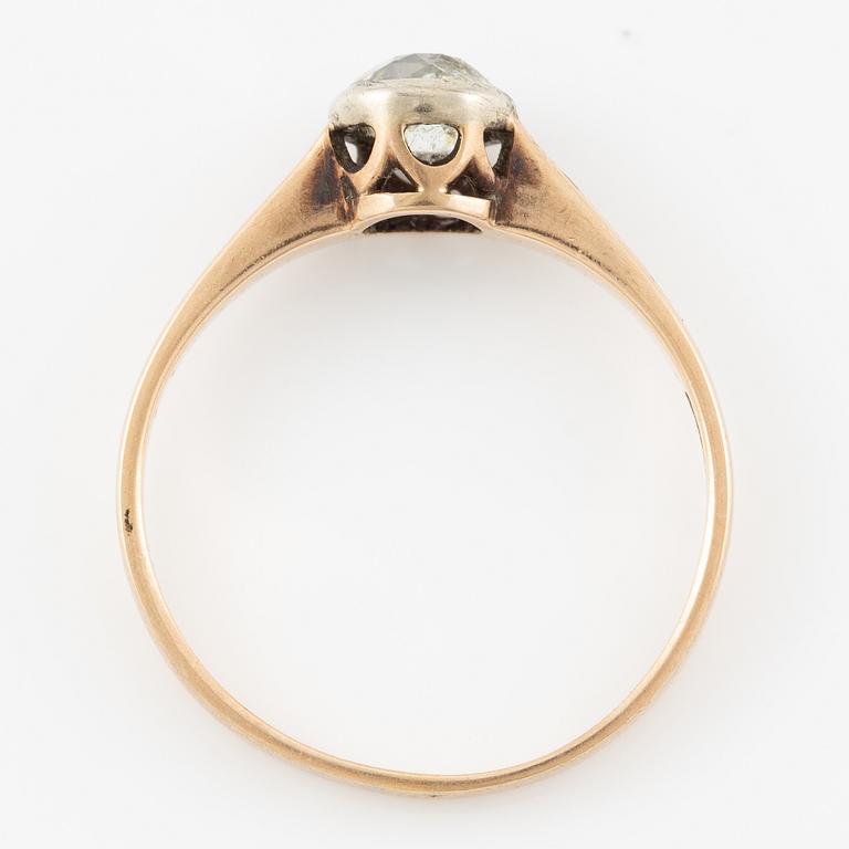 Ring, 14K gold, with old-cut diamond.