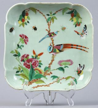 UPPLÄGGNINGSFAT, 2 st, porslin, Kina, 1800/1900- tal.