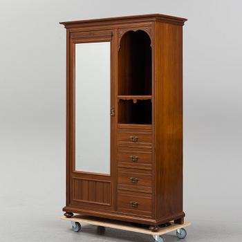 KLÄDSKÅP/GARDEROB, jugend, 1900-talets början.