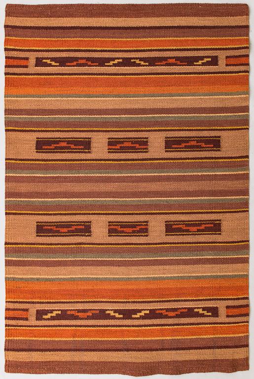 A 1930s Finnish flat weave carpet. Circa 295x195 cm.
