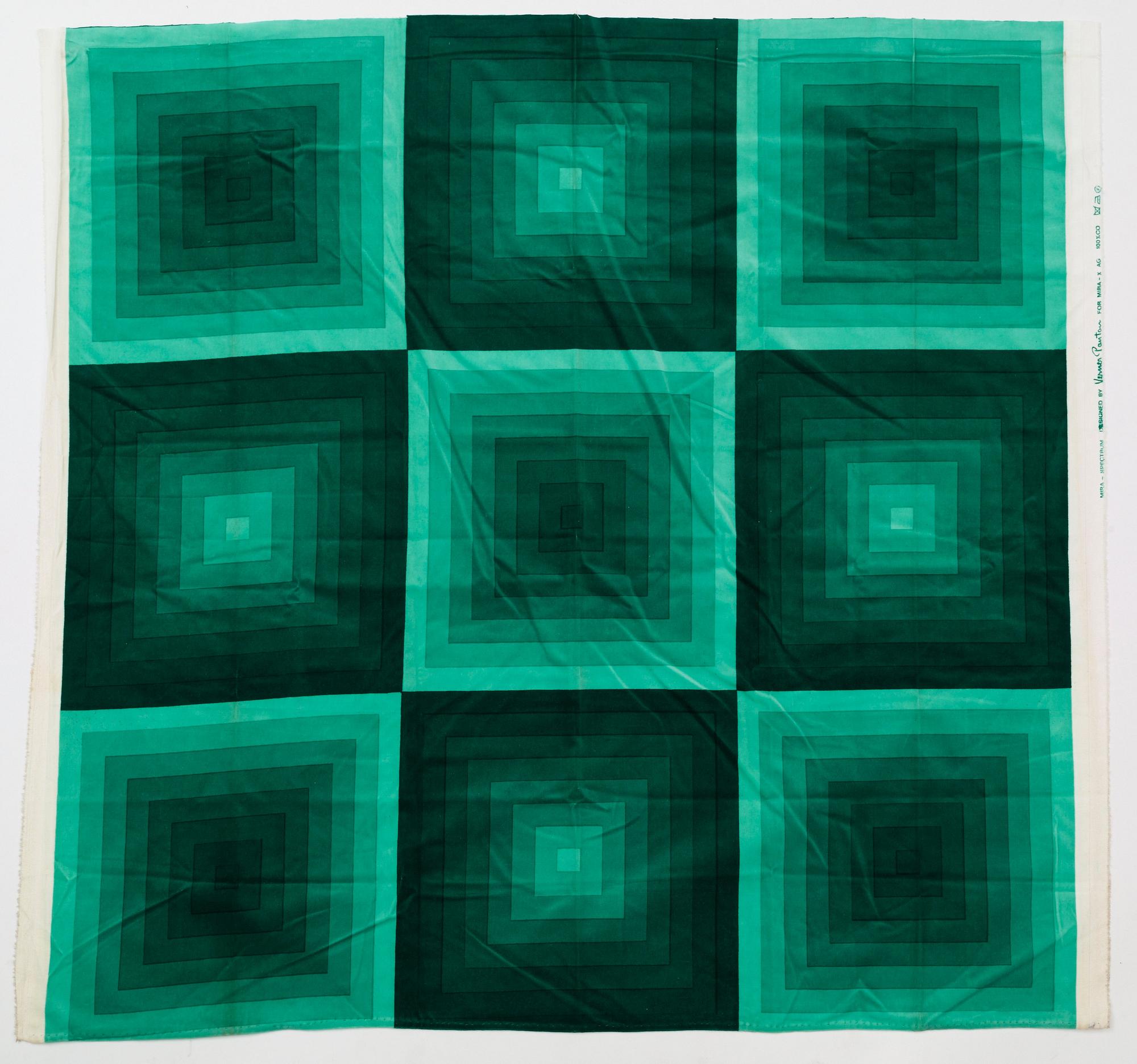 Verner Panton, GARDINLÄNGDER, 3 ST., OCH PROVBITAR, 10 ST. Bomullsvelour. Olika gröna nyanser och mönster. Verner Panton.