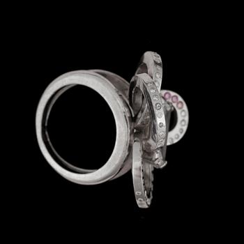 RING, smaragdslipad diamant, 2.07 ct, samt vita och rosa briljantslipade diamanter, tot. ca 1.70 ct.