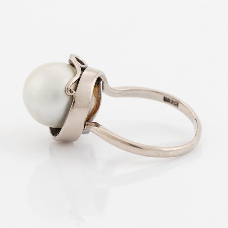 Ring 14K guld med en pärla.