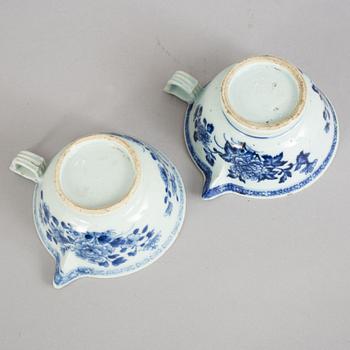 A pair of blue and white sauce boats, Qing dynasty, Qianlong (1736-95).