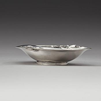 Georg Jensen, skålfat,  "Magnolia/Blossom", Köpenhamn, 1918,