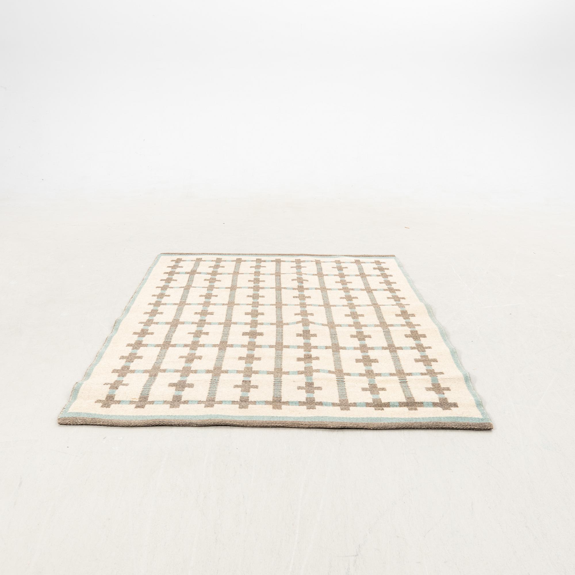 Rug double-sided Swedish Modern mid-20th century, approximately 195x144 cm.