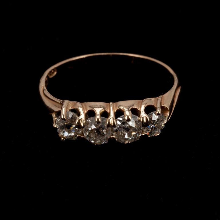 RING, guld 14K, diamanter tot. ca 1,10 ct. S:t Petersburg, Ryssland sekelskiftet 1800/1900. Vikt 2,6 g.