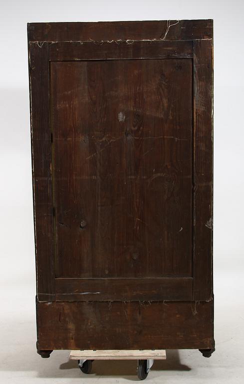 VITRINSKÅP. Empire 1800-talets första hälft.